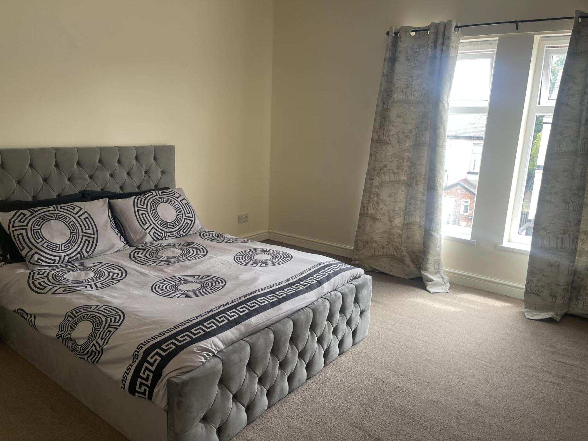 Stylish 1-Bed Apt - Sleeps 4 - Parking - Wifi Manchester Eksteriør billede