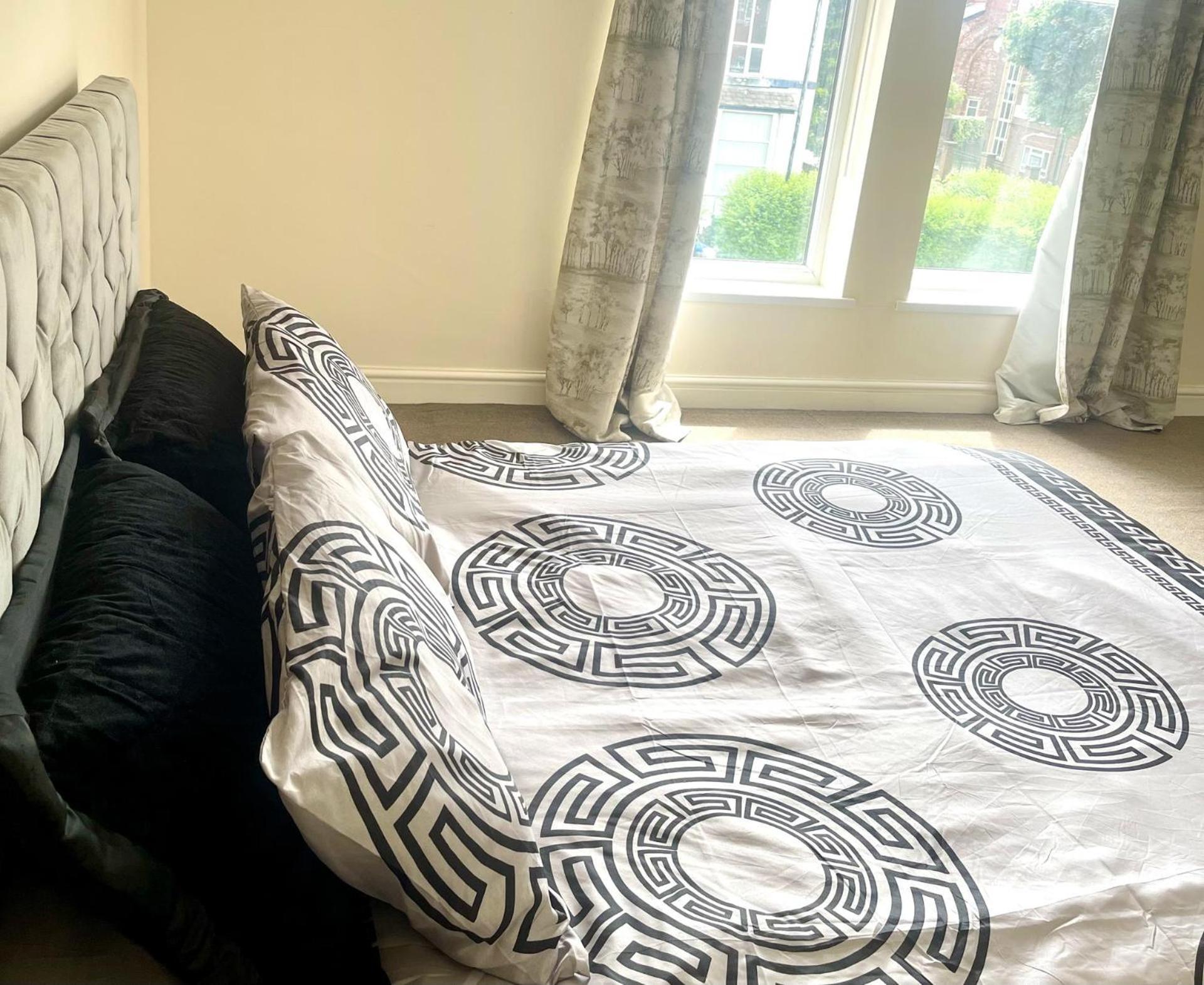 Stylish 1-Bed Apt - Sleeps 4 - Parking - Wifi Manchester Eksteriør billede