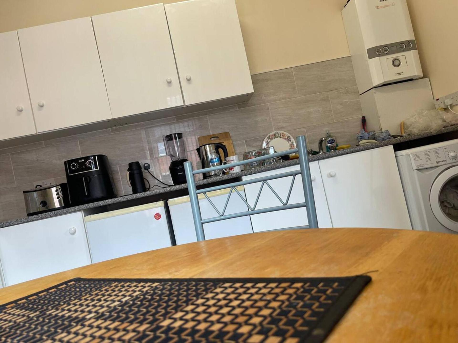 Stylish 1-Bed Apt - Sleeps 4 - Parking - Wifi Manchester Eksteriør billede