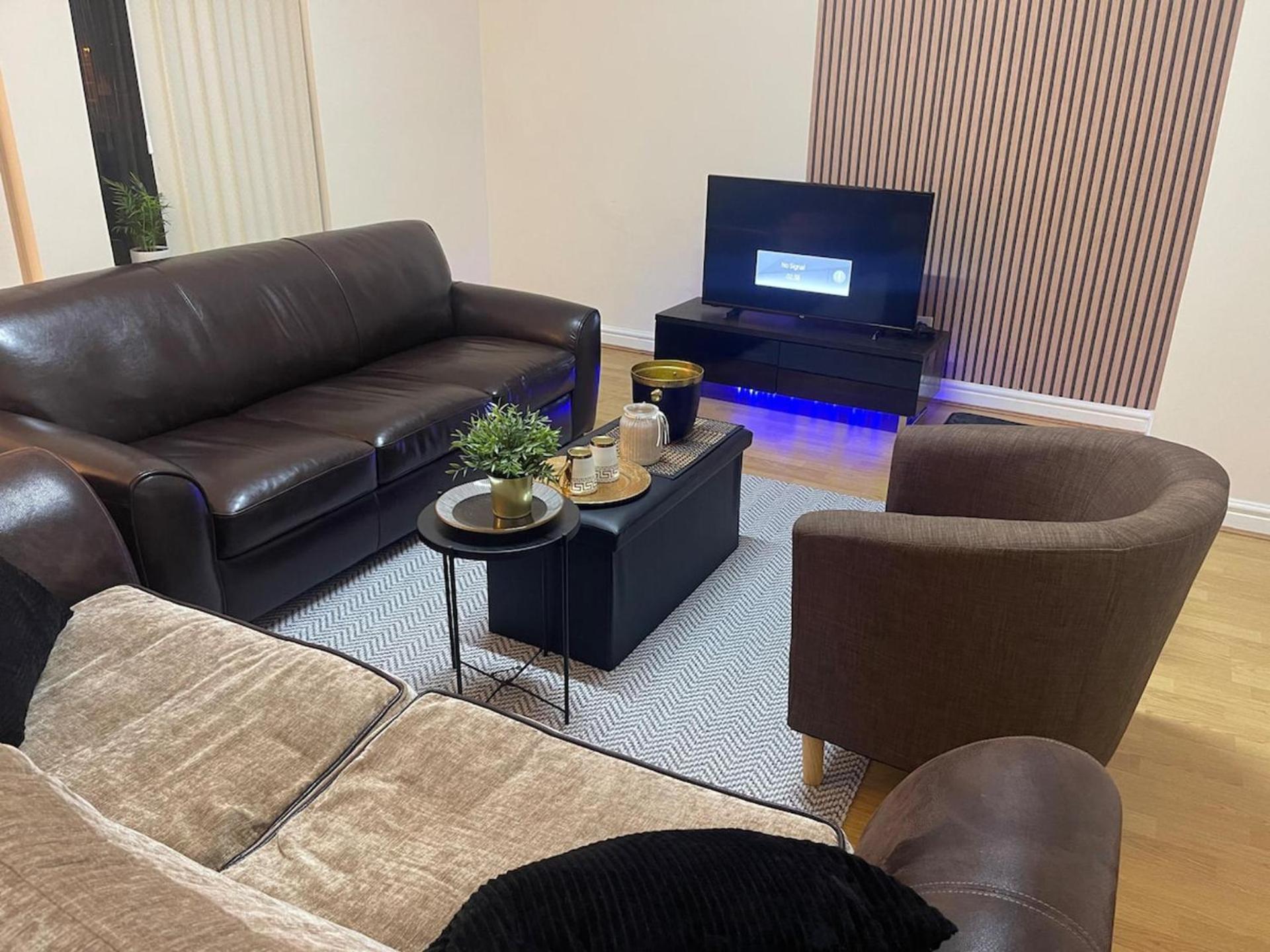 Stylish 1-Bed Apt - Sleeps 4 - Parking - Wifi Manchester Eksteriør billede