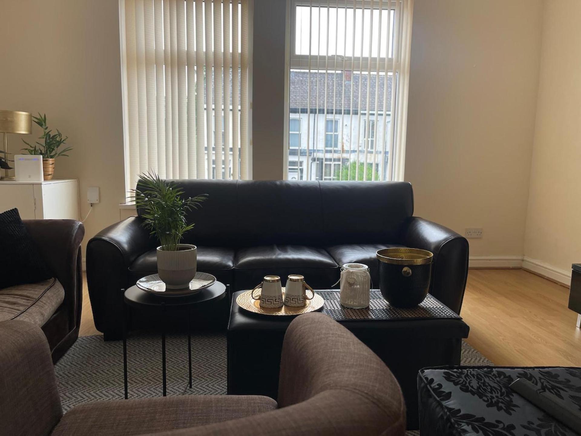 Stylish 1-Bed Apt - Sleeps 4 - Parking - Wifi Manchester Eksteriør billede