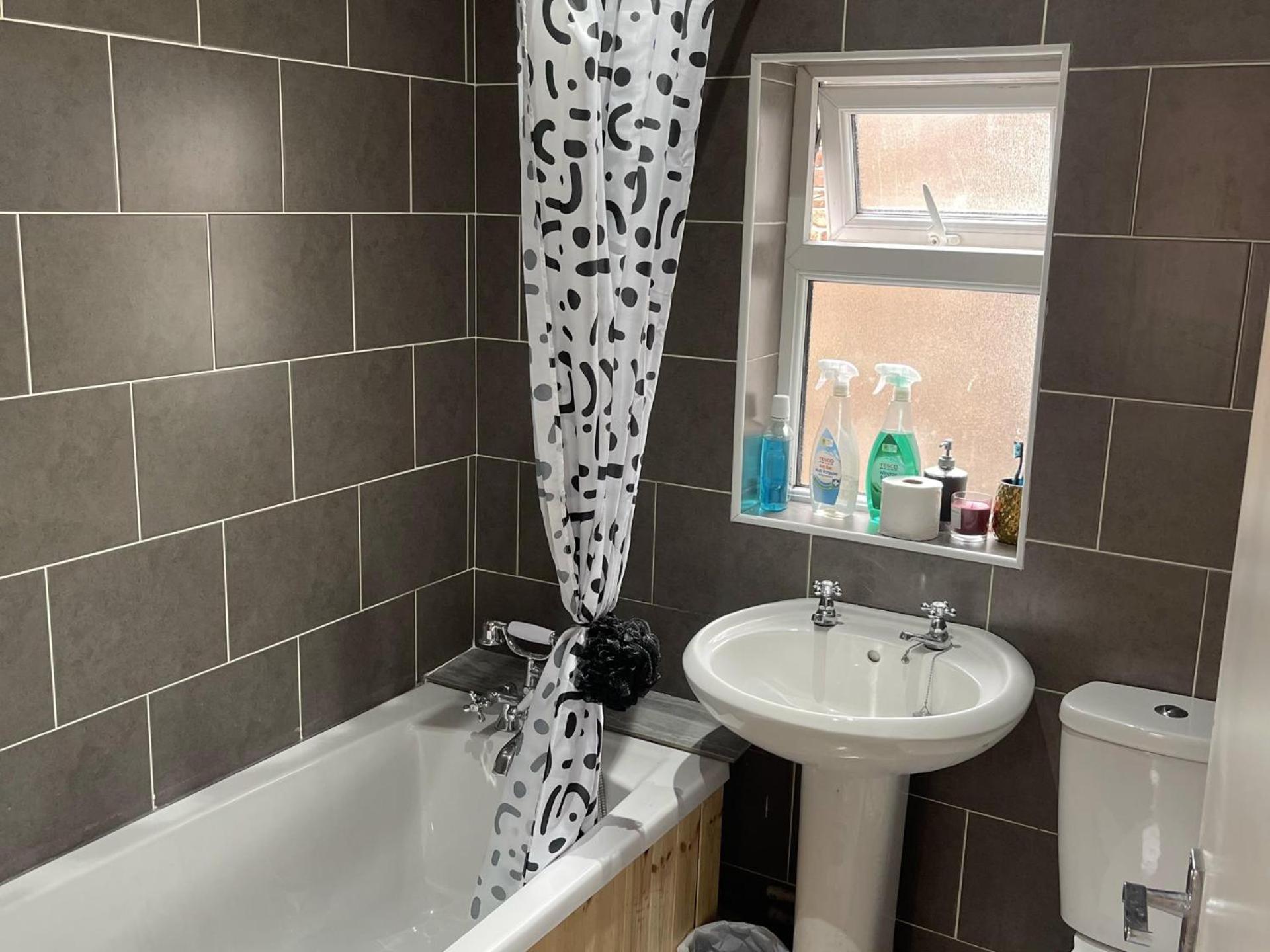 Stylish 1-Bed Apt - Sleeps 4 - Parking - Wifi Manchester Eksteriør billede