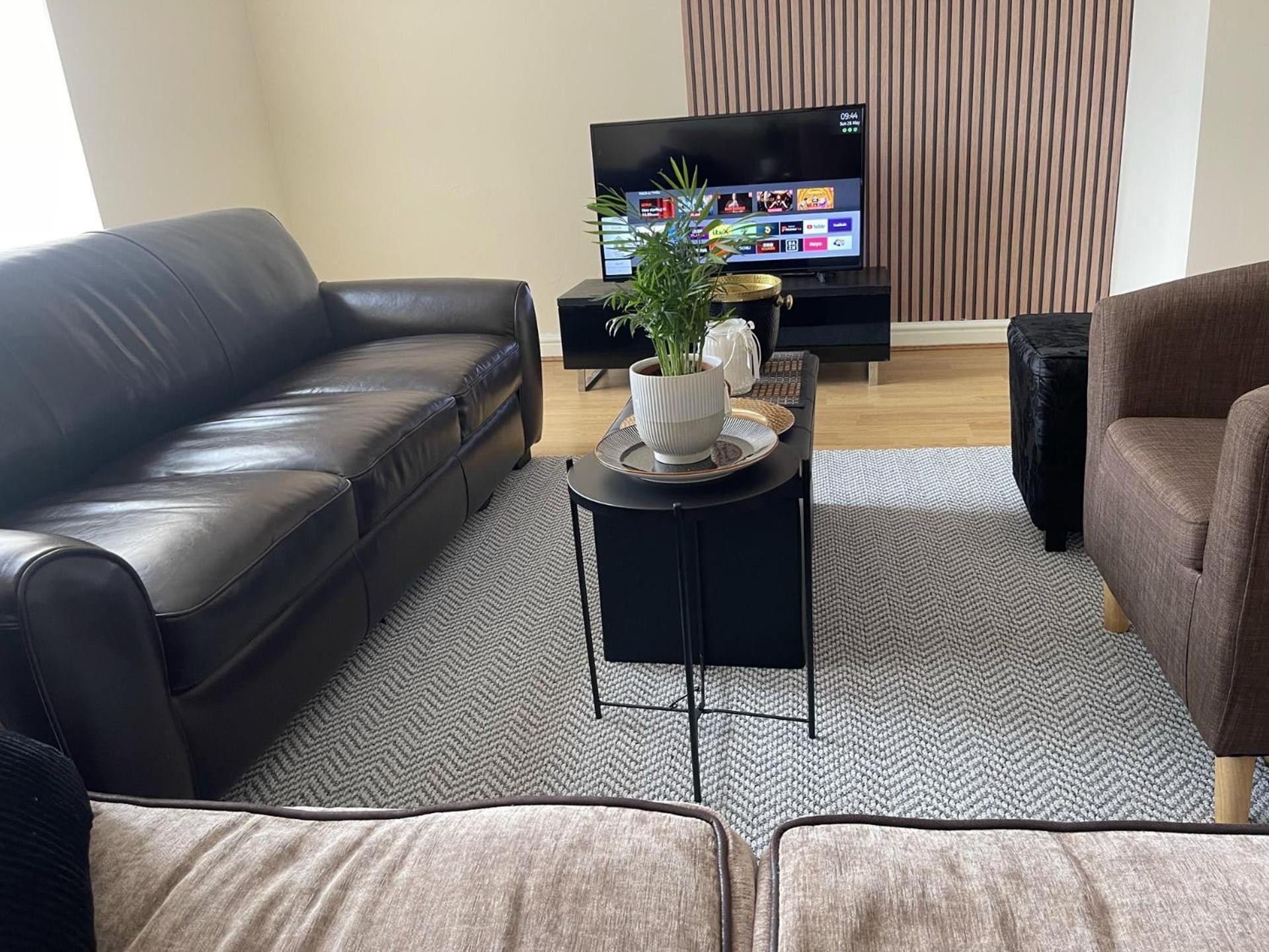 Stylish 1-Bed Apt - Sleeps 4 - Parking - Wifi Manchester Eksteriør billede
